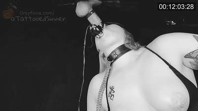 ສາວງາມທີ່ມີ tits ທີ່ສົມບູນແບບຢູ່ໃນ gloryhole ໄດ້